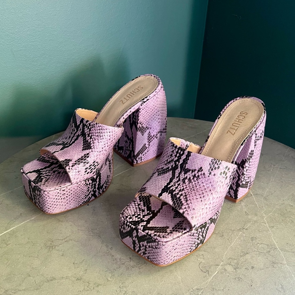 SCHUTZ Aretha Snake Sweet Lilac Leather Embossed Sandal - Picture 5 of 6